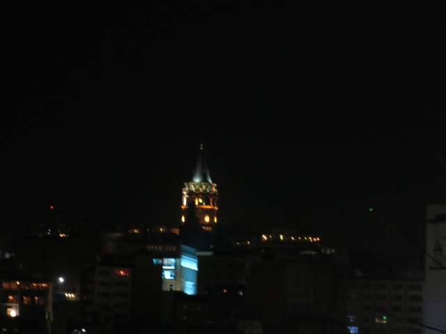 IMG_0035.JPG - Stadtführung Istanbul 2014 - 18.03.14  Nachtaufnahme von Galata-Brücke