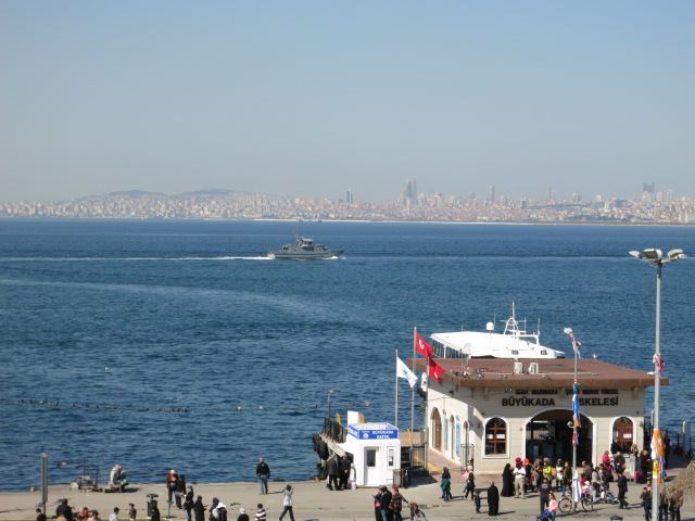 IMG_0065.JPG - Stadtführung Istanbul 2014 - 21.03.14  Militärboot von Prinzeninsel (Adalar Hatti)