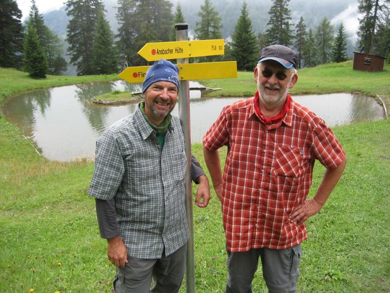 170809_Abstieg_Fritzhütte_M.jpg - Lechtaler Alpen - 09.08.2017 - Wanderer beim Abstieg, See bei der Fritzhütte (Foto Markus)  Markus, Helmuth