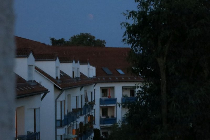 21_30.jpg - 27.07.2018 Mondfinsternis und Marsnähe   27.07.2018  Uhrzeit: 21:30
