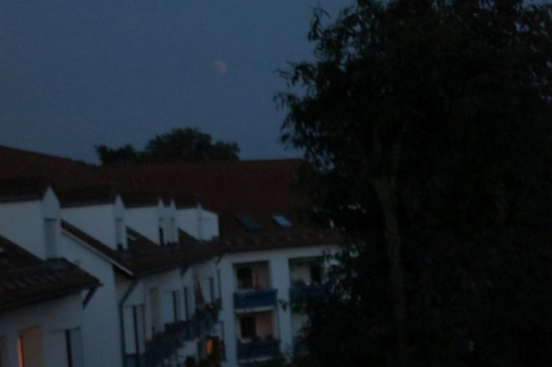 21_35.jpg - 27.07.2018 Mondfinsternis und Marsnähe   27.07.2018  Uhrzeit: 21:35