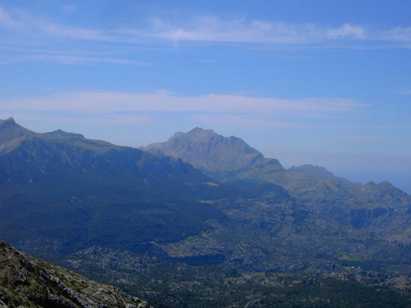 110331_Puig_Major.jpg - Mallorca-Wanderungen - 31.03.2011 Tomir  vom Gipfel - Puig Major