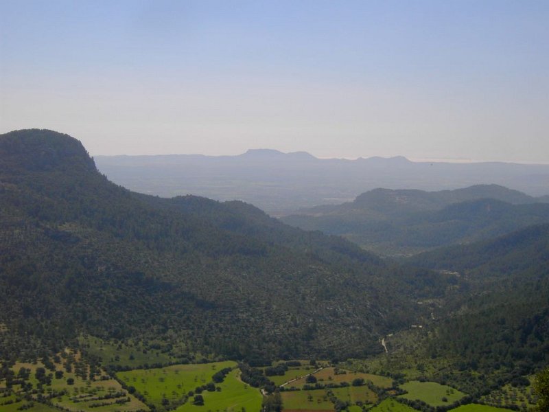 110401_diessige_Fernsicht.jpg - Mallorca-Wanderungen - 01.04.2011 Tossals Verds  vom Rundweg - dießige Fernsicht