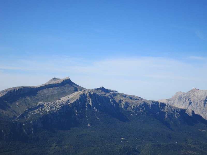 141011_Massanella_vom_Tomir.jpg - Mallorca-Wanderungen - 11.10.2014 Tomir  vom Gipfel, Massanella und Galileu