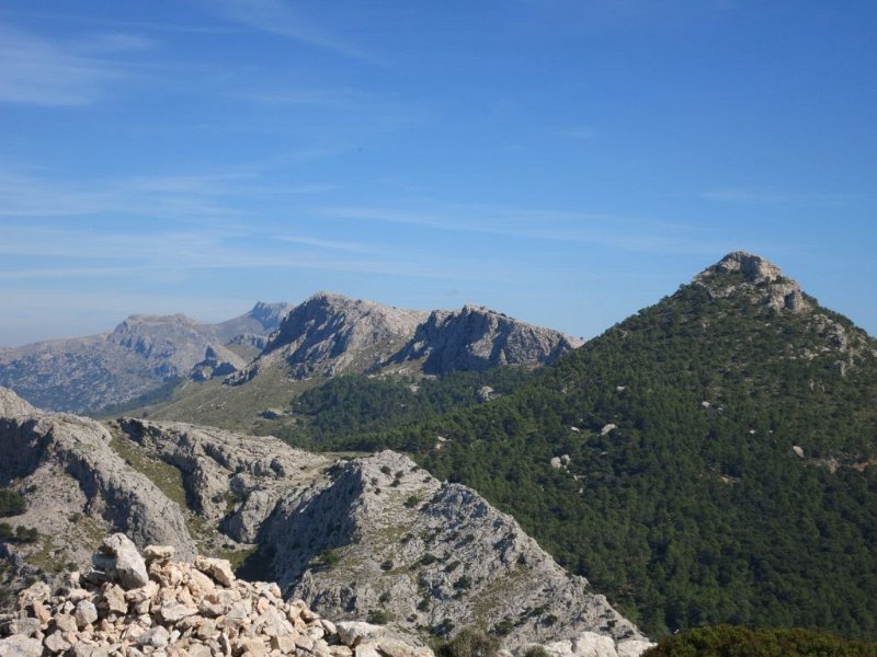 141017_Drei-Gipfel_vom_Cornador.jpg - Mallorca-Wanderungen - 17.10.2014 Bianaraix - Cornador   vom Gipfel Cornador, Drei Gipfel (Sa Rateta, Na Franquesa, Ofre)