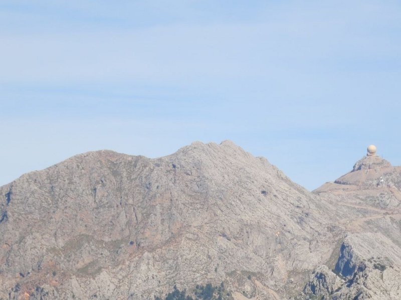 141017_auf_Augenhöhe.jpg - Mallorca-Wanderungen - 17.10.2014 Bianaraix - Cornador   vom Gipfel Cornador, Puig Major