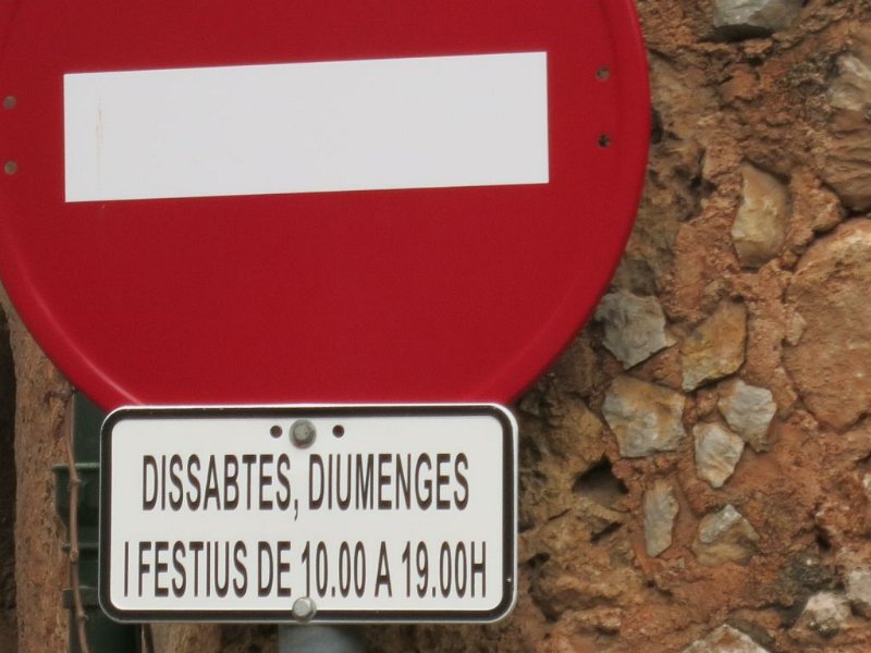 150323_Verkehrs-Schild.jpg - Mallorca-Wanderungen - 23.03.2015 Bianaraix - Ofre  darf ich oder darf ich nicht
