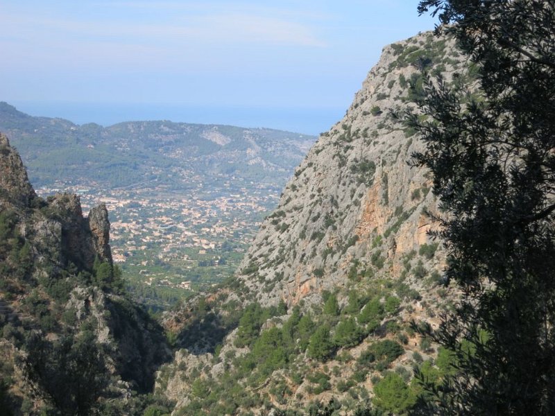 151017_Soller.jpg - Mallorca-Wanderungen - 17.10.2015 Bianaraix - Es Cornador  vom Aufstieg - Soller 