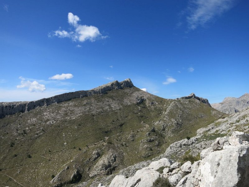 160417_Massanella.jpg - Mallorca-Wanderungen - 17.04.2016 Galileu  vom Gipfel - Massanella gegenüber