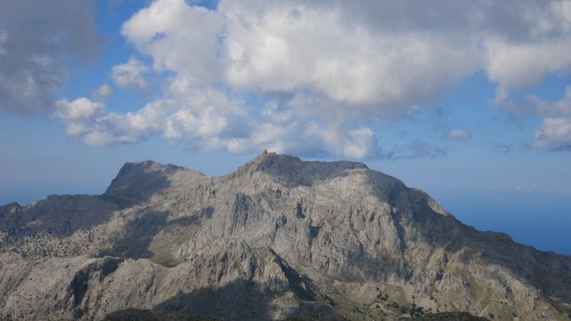 161015_Puig_Major.jpg - Mallorca-Wanderungen - 15.10.2016 Massanella über Galileu  vom Nebengipfel  -  Gipfel Puig Major