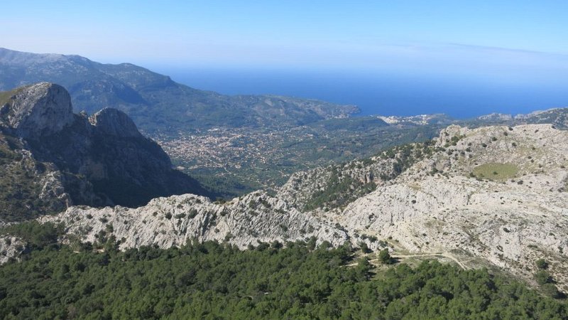 161027_Soller_Port.jpg - Mallorca-Wanderungen - 27.10.2016   L' Ofre über Comasema   vom Gipfel  - Soller und Port de Soller