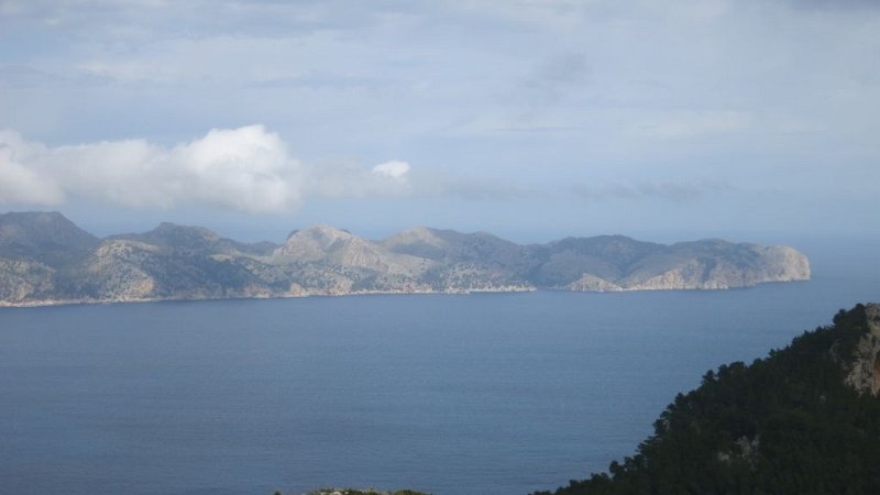 170327_Formentor.jpg - Mallorca-Wanderungen - 27.03.2017 Talaia d' Alcudia  vom Aufstieg  -  Halbinsel Formentor mit Cap de Formentor