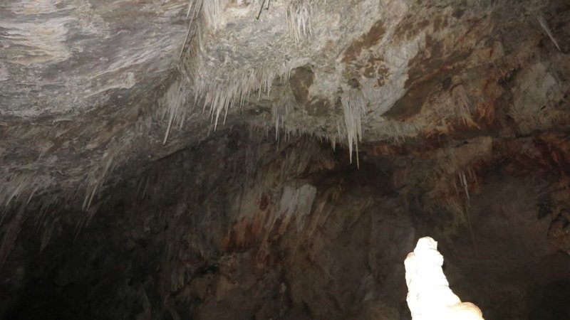 170331_Höhle_3.jpg - Mallorca-Wanderungen - 31.03.2017 Cova Cerada  in der Höhle  - Decke eines Raums