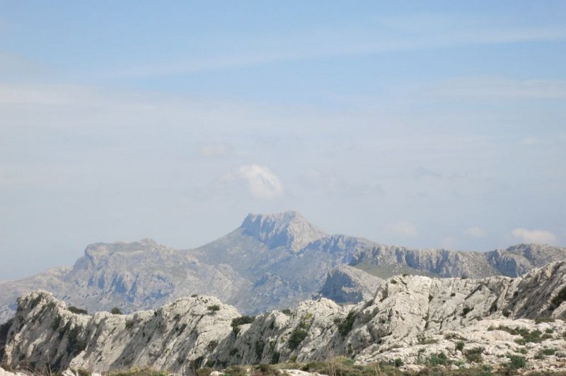 171018_Massanella.jpg - Mallorca-Wanderungen - 18.10.2017 Biniaraix mit Abstieg Fornalutx   von einem anderen Standort - Galileu und Massanella