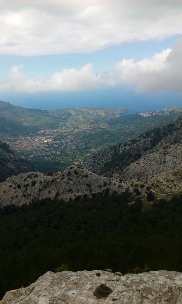 171020_Soller_Port.jpg - Mallorca-Wanderungen - 20.10.2017 Dreigipfel-Tour komplett   vom Gipfel L' Ofre - Soller und Port de Soller