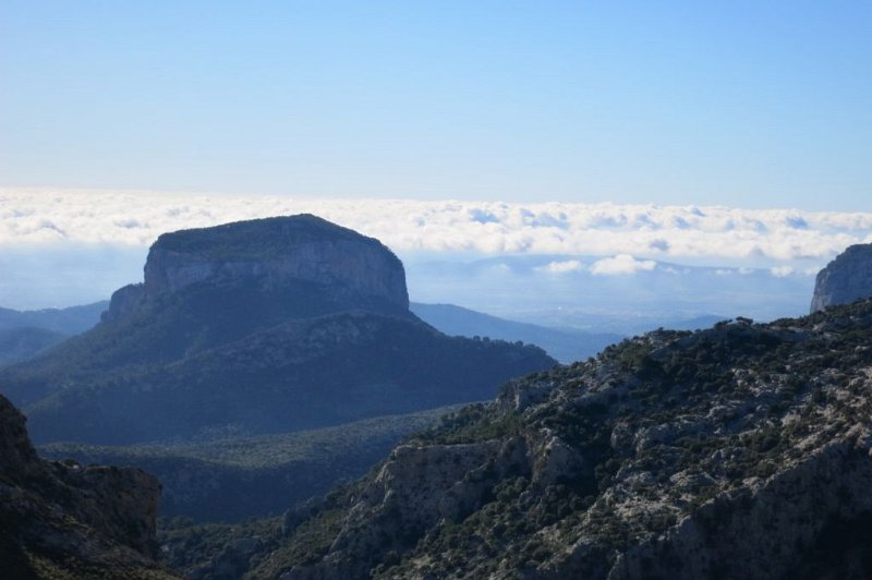 171026_ueber_Wolken.jpg - Mallorca-Wanderungen - 26.10.2017 Ofre von Pas de Lis   vom Moro de Cuber - über den Wolken