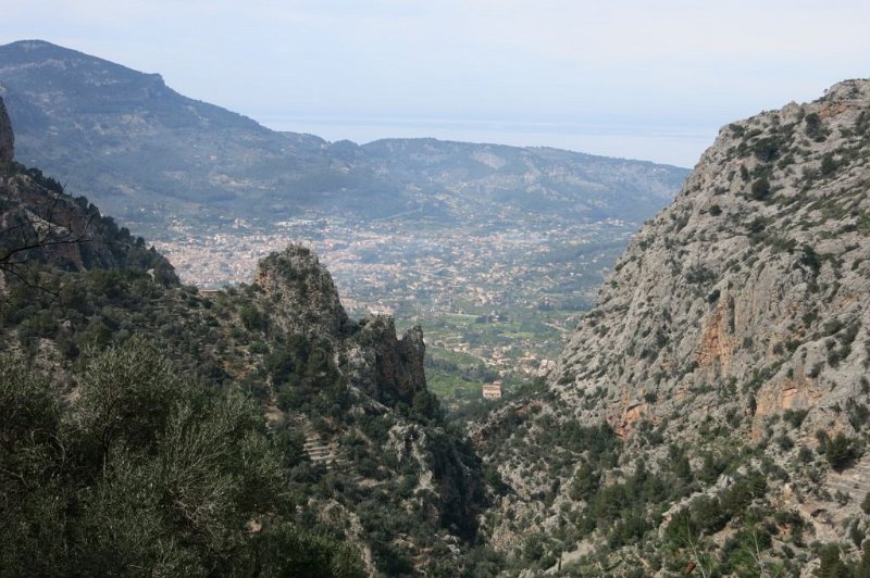 180314_Soller.jpg - Mallorca-Wanderungen - 14.03.2018  Biniaraix, Fornalutx  am Aufstieg  -  Soller, immer wieder schön