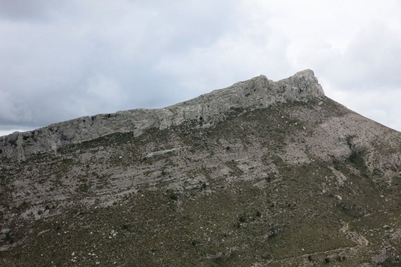 180316_Massanella.jpg - Mallorca-Wanderungen - 16.03.2018  Galileu von Son Macip  vom Gipfel  -  Massanella