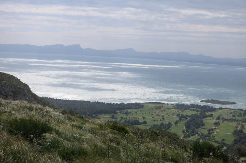180321_Licht_Wellen.jpg - Mallorca-Wanderungen - 21.03.2018  Talaia d' Alcudia  vom Anstieg Vaume  -  Wellen und Lichtspiele