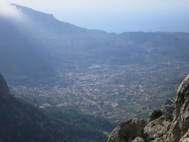 190312_Soller.jpg - Mallorca-Wanderungen - 12.03.2019 Coma Sema, Es Barracons - vom Sattel L'Ofre  Soller 