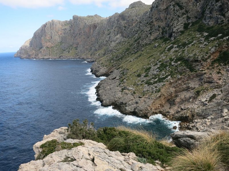 190314_Bucht.jpg - Mallorca-Wanderungen - 14.03.2019 Hexenhöhle, Mortitx - vom Aussichtspunkt   Bucht Richtung Norden