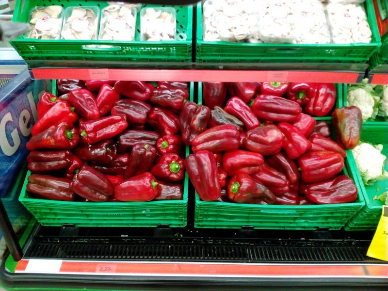 190318_Paprika.jpg - Mallorca-Wanderungen - 18.03.2019 Einkauf bei Mercadona  riesige Paprika 