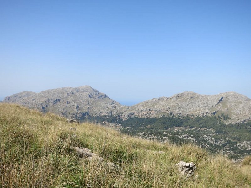191013_Berge.jpg - Mallorca-Wanderungen - 13.10.2019 - Tomir über Pas de sa Paret - vom Aufstieg  Berge (Caragoler, 