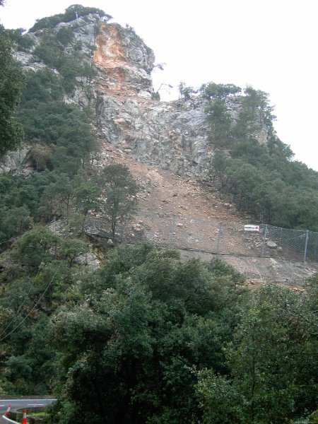 Berg_broeckelt.jpg - Mallorca-Wanderungen - 30.03.2009 ???   von der Küstenstraße - kurz vor dem  Abzweig Sa Calobra 