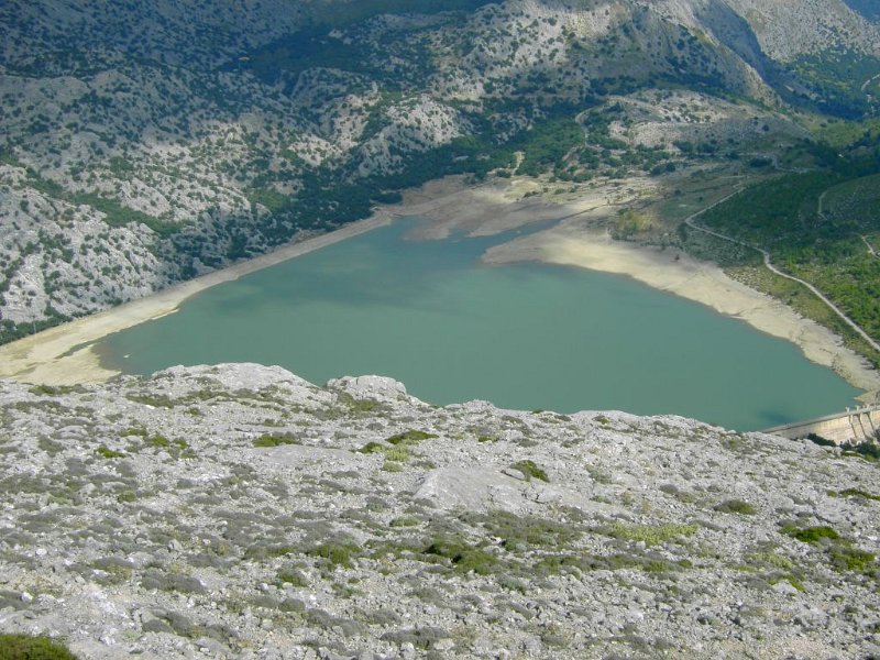101020_Cuber_Rateta.jpg - Mallorca-Wanderungen - 20.10.2010 Drei-Gipfel-Tour  Gipfel Sa Rateta - Stausee Cuber 