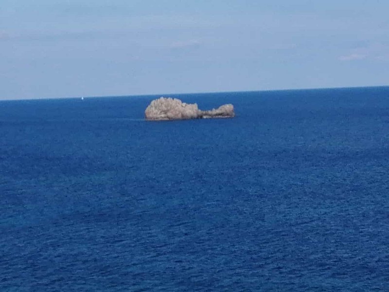 IMG-20211019-WA0015.jpg - Mallorca-Wanderungen - 19.10.2021 Küstenwanderung Cala Mesquida   Felseninsel näher