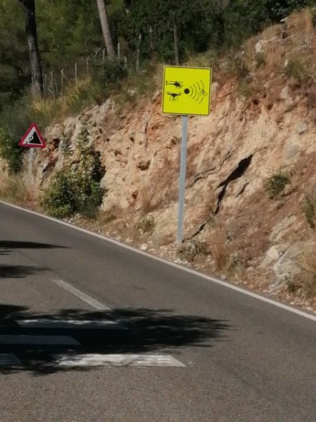 IMG-20211020-WA0011.jpg - Mallorca-Wanderungen - 20.10.2021 Batalla-Caimari   Caimari: Geschwindigkeitsmessungen mit Hubschrauber und Drohnen 