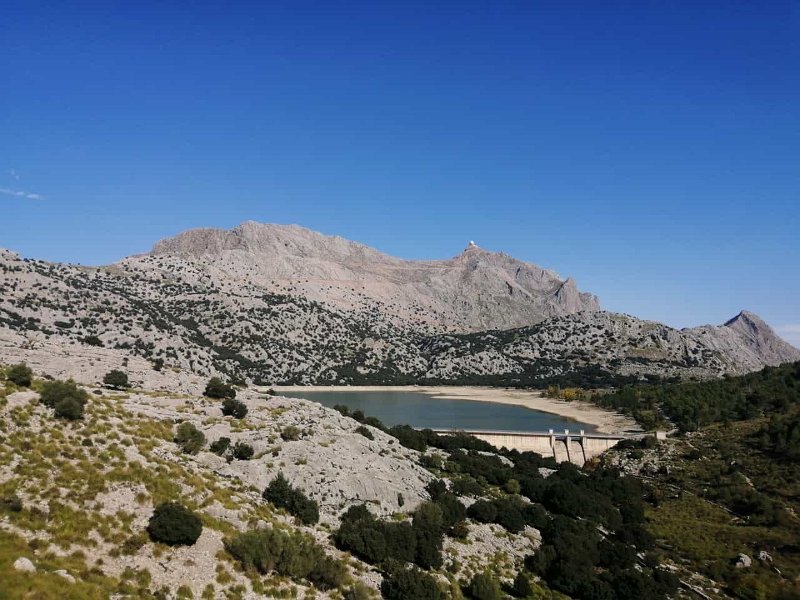 IMG-20211021-WA0001.jpg - Mallorca-Wanderungen - 21.10.2021 Sa Rateta   vom Aufstieg: links der Penyal de Migdia, rechts der Puig Major