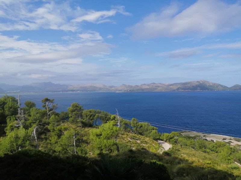 IMG-20211023-WA0002.jpg - Mallorca-Wanderungen - 23.10.2021 Penya del Migdia (200 Hm, 11k)   vom Anstieg: Bucht von Pollenca  