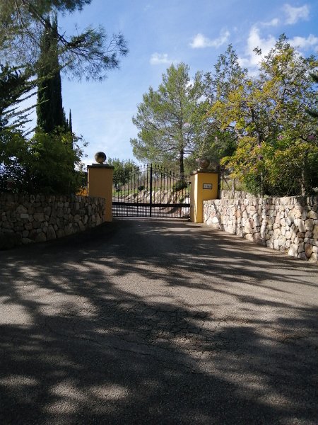 IMG-20211026-WA0000.jpeg - Mallorca-Wanderungen - 26.10.2021 S' Oberta (20 Hm, 20k)   vorher noch die Finca von Peter Maffai gefunden, leider Zufahrtsstraße abgesperrt 