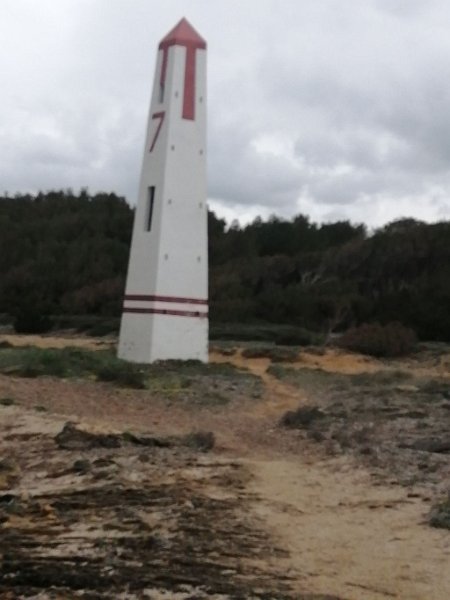 220331_Saeule1.jpg - Mallorca-Wanderungen - 31.03.2022 San Baolo (50 Hm, 16k)  Säule für die Marine 