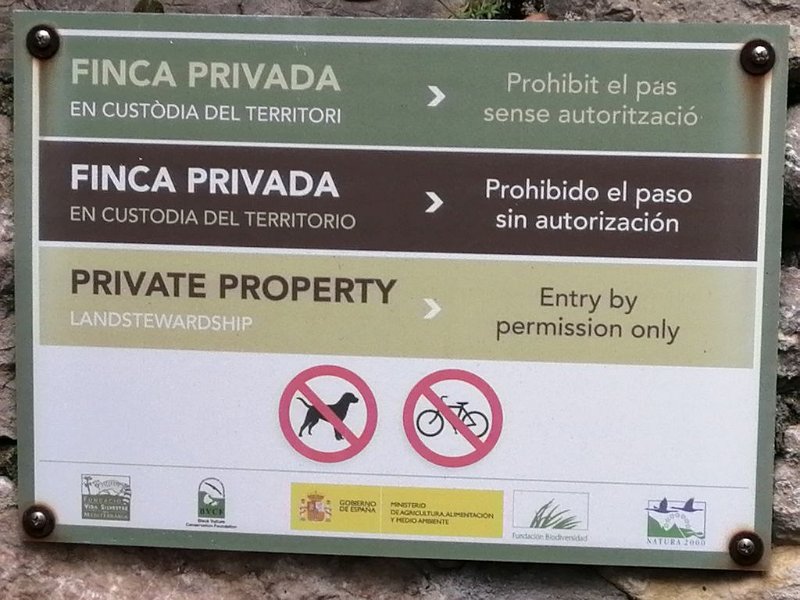 220404_Erlaubnis.jpg - Mallorca-Wanderungen - 04.04.2022 Coll de Pollenca (440 Hm, 24k)  am Aufstieg wurde eine Erlaubnis vorausgesetzt   (wohl nur für Fahrzeuge?)