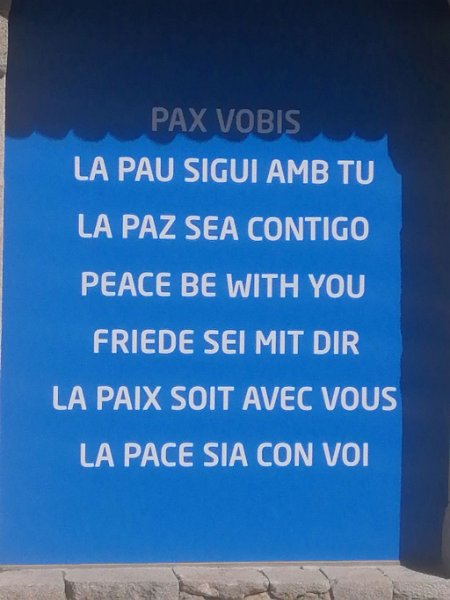 220410_Frieden.jpg - Mallorca-Wanderungen - 10.04.2022 Cosconar (470 Hm, 29k)  beim Kloster Lluc (früher einfach vorbei gegangen, jetzt fotografiert)