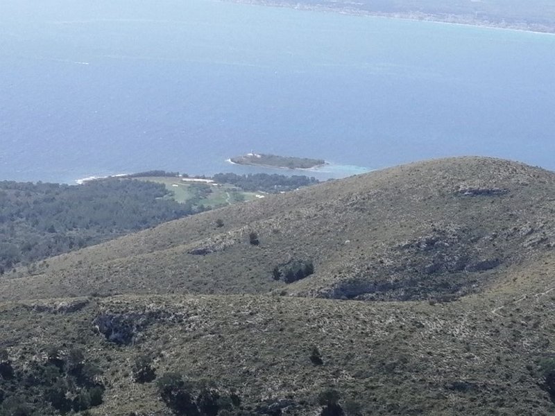 220411_Alcanada.jpg - Mallorca-Wanderungen - 11.04.2022 Talaia d' Alcúdia (470 Hm, 20k)  Insel Alcanada, vom Vaume