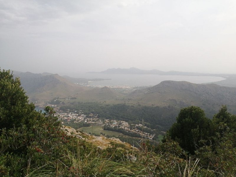 221022_Bucht_Pollenca.jpg - Mallorca-Wanderungen Oktober 2022 - 22.10.22 - La Mola     Bucht von Pollenca