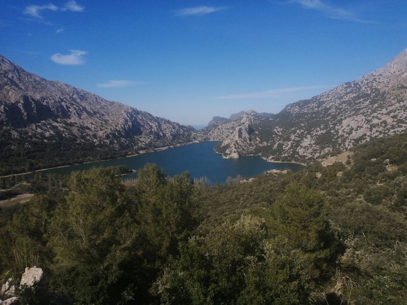 IMG-20230323-WA0006.jpeg - Mallorca-Wanderungen - 23.03.2023 Refugi Tossals Verds  am Rückweg: Stausee Gorg Blau ist auch voll