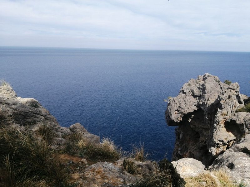 IMG-20230324-WA0002.jpeg - Mallorca-Wanderungen - 24.03.2023 Küstenwanderung Port de Sóller  Meer an der Steilküste 