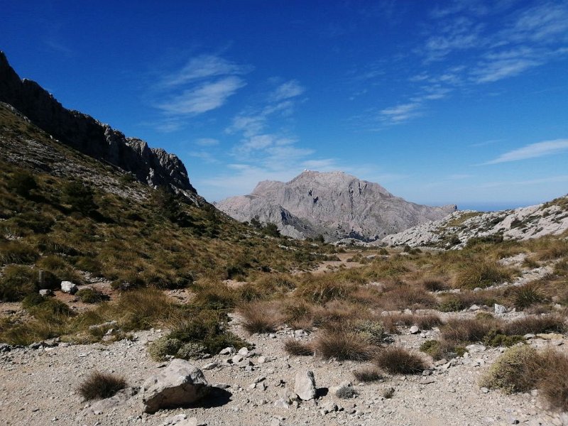 IMG-20230326-WA0002.jpeg - Mallorca-Wanderungen - 26.03.2023 Massanella  ganz hinten Puig Major mit Radarkuppel