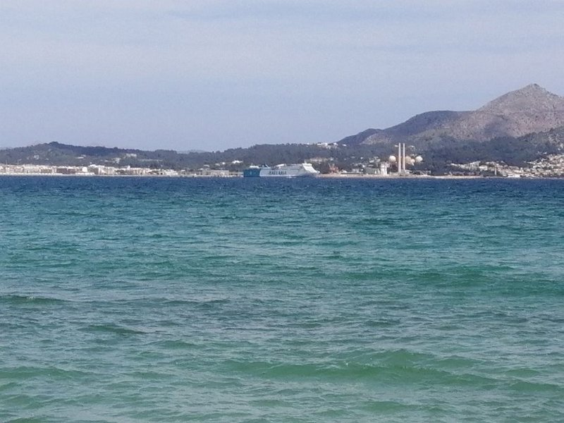 IMG-20230328-WA0002.jpeg - Mallorca-Wanderungen - 28.03.2023 S' Oberta  Das Fährschiff nimmt Fahrt auf, wahrscheinlich nach Barcelona 