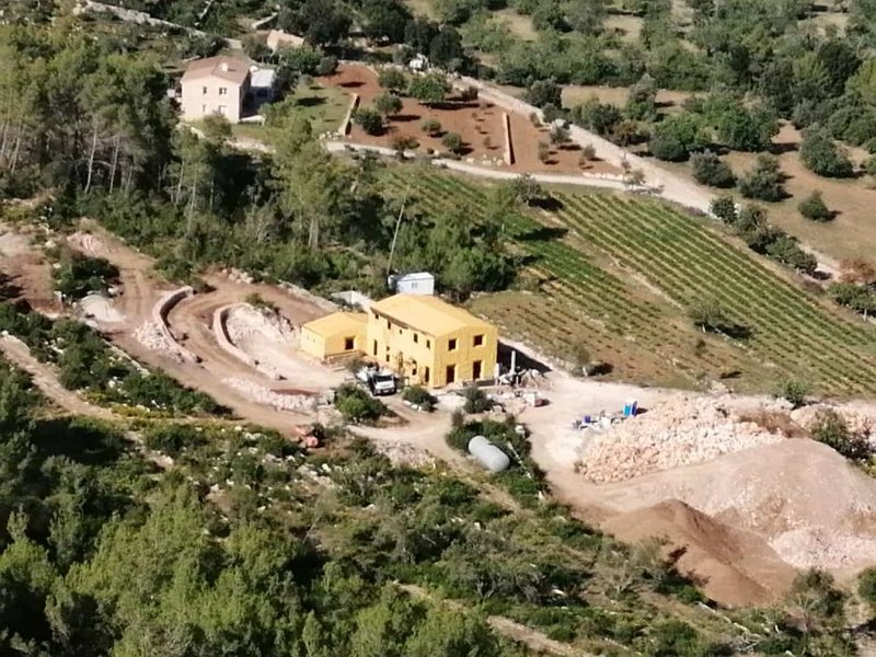 231008_gelbes_Haus.jpg - Mallorca-Wanderungen Oktober 2023 - 08.10.23 - Fartaritx-Ninot   (420 Hm, 22k)  neues gelbes Haus bei Varitx