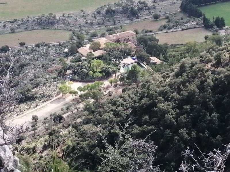231019_Coma_Sema.jpg - Mallorca-Wanderungen Oktober 2023 - 19.10.23 - Coma Sema, Barancones  Finca Coma Sema von oben