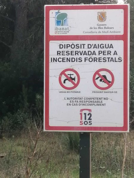 231023_Wasserreserve.jpg - Mallorca-Wanderungen Oktober 2023 - 23.10.23 - Puig Sant Marti   Wasser-Reserve für Waldbrände