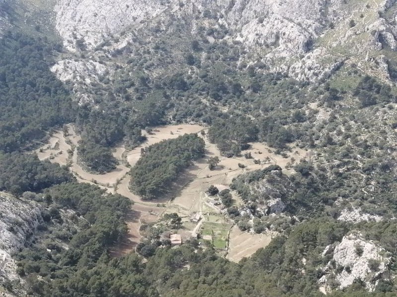 240320_Finca_Ofre.jpg - Mallorca-Wanderungen März 2024 - 20.03.24 - L' Ofre   Finca Ofre vom Gipfel