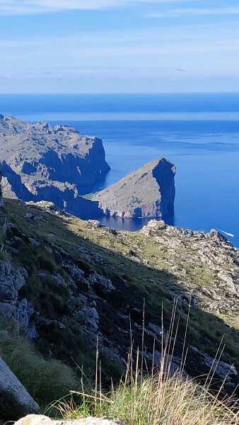251019_Kueste.jpg - Mallorca-Wanderungen Oktober 2025 - 19.10.25 - Sonntagswanderung  (490 Hm, 21 km, 35k)  Ankunft Küste 