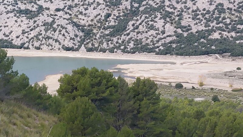 251021_Cuber.jpg - Mallorca-Wanderungen Oktober 2025 - 21.10.25 - Um den Tossals Verds  (460 Hm, 12 km, 20k)  Stausee Cuber