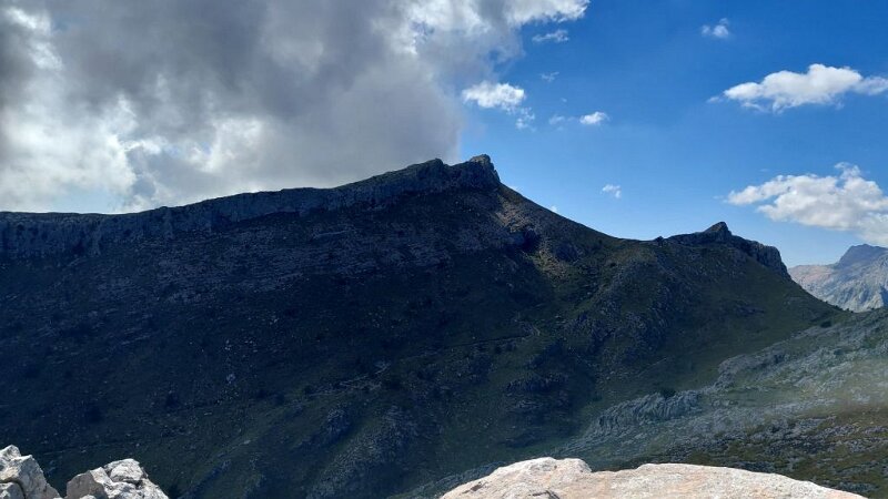 260313_Massanella.jpg - Mallorca-Wanderungen März 2026 - 13.03.26 - en Galileu  (640 Hm, 8 km, 14k)  Massanella vom Gipfel